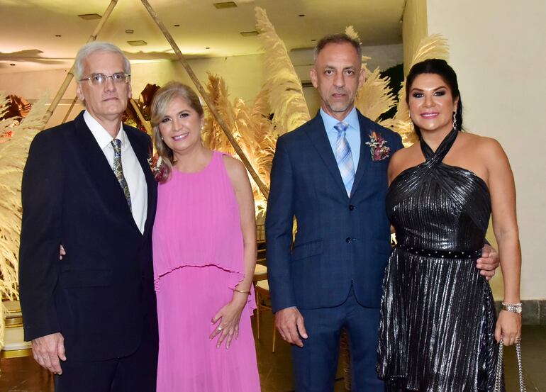 Alejandro de los Ríos, Rosa Ramírez, Hugo Zanotti y Carolina Rienzi de Zanotti.