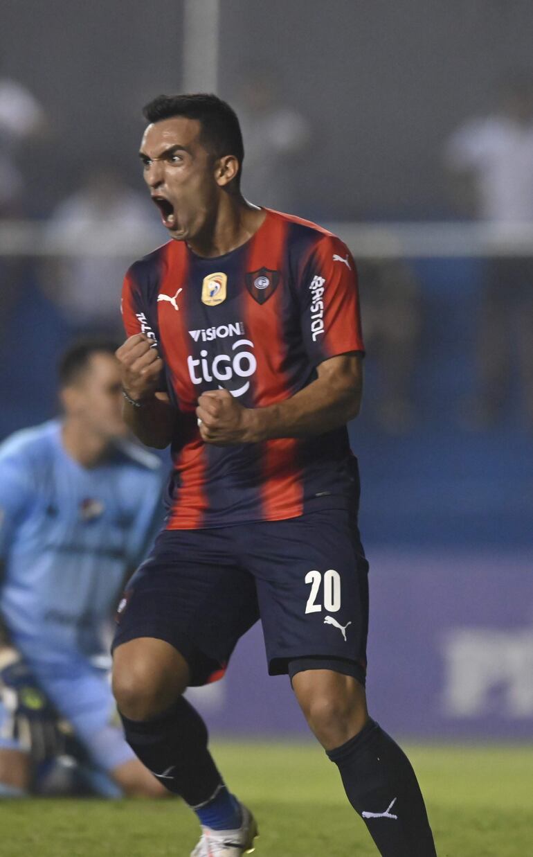 Alfio Ovidio Oviedo Álvarez (26), Cerro Porteño.