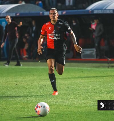 Mario Otazú hizo su debut en el equipo de Colón de Santa Fe, que empató 1-1 con Aldosivi.