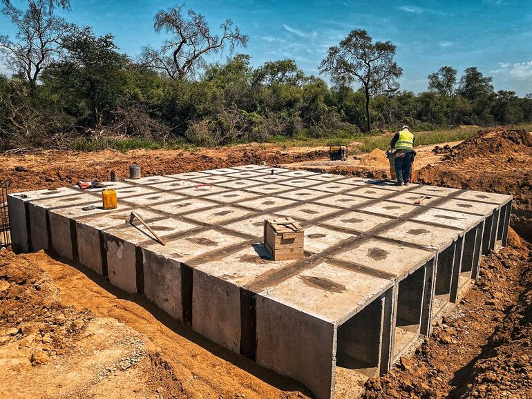 En el lote 1, se están llevando adelante tareas de terraplén, carga, procesamiento de material, compactación, colocación de alcantarillas celulares.
