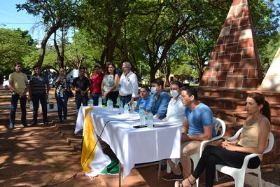 La comisión ruta del progreso se reunió con las autoridades municipales y departamentales para reiterar la necesidad de asfaltar la ruta San juan-cruce Yvyraty. Además asfaltar el camino Cocueré con la ruta PY04.