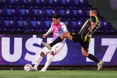 Enzo Giménez, volante de Cerro Porteño, durante el partido contra Guaraní en el Defensores del Chaco por la décimo cuarta jornada del torneo Apertura 2022 del fútbol paraguayo.