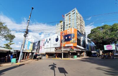 Las calles de Ciudad del Este están vacías, con los centros comerciales cerrados.