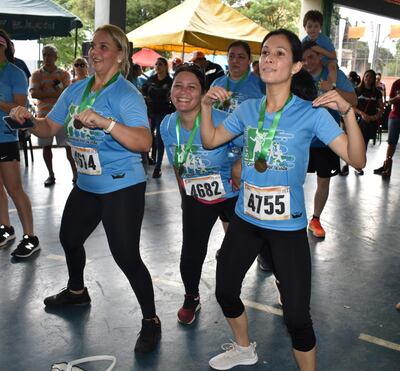 Muy divertida fue la sesión de calentamiento para las chicas.