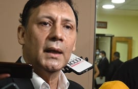 El exsenador Víctor Alcides Bogado González, promovió acusación ante el JEM contra el camarista Gustavo Santander Dans.