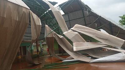 Estructura destruida del polideportivo del Colegio Nacional de Tupararendá del distrito de Abaí.