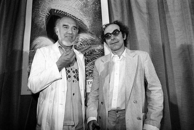 Michel Piccoli junto al director francés Jean-Luc Godard, en el año 1982. El actor trabajó con grandes cineastas, a lo largo de su carrera.
