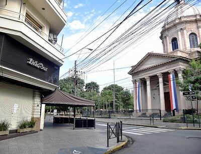 Negocios y sitios emblemáticos del país se mantuvieron cerrados al inicio de la cuarentena, como medida para evitar contagios del coronavirus. Diversos sectores consideran que aplicarlo de nuevo sería un golpe mortal a la economía.