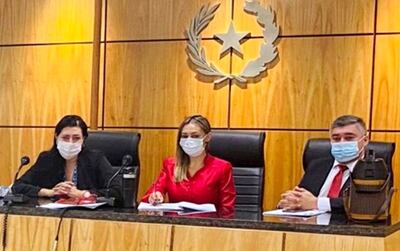 El Tribunal de Sentencia estuvo integrado por los jueces Evangelina Villalba, Lourdes Morínigo y Óscar Gabriel Genez.