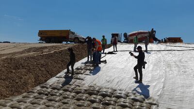 El Consorcio Canales del Chaco  trabaja intensamente en Pozo Hondo, el objetivo es terminar la obra antes del próximo repunte.