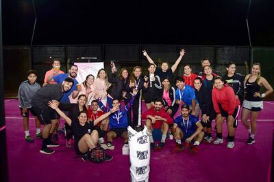 Competencia deportiva organizada como parte del cierre de la campaña Octubre Rosa en Santaní.