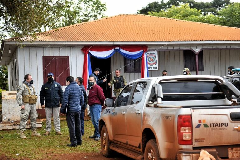 La comitiva de la Itaipu estuvo acompañada por efectivos de la Policía Nacional.