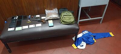Un revolver, marihuana y otras drogas fueron decomisadas de los luqueños detenidos.