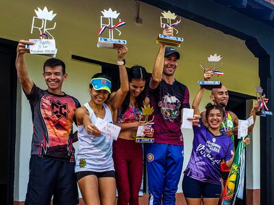 El podio de los 21k, la prueba más exigente del evento, en Pirayú.