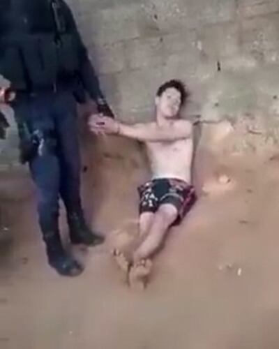 Joven demorado tras desafiar con “tongo a mano” a un policía.