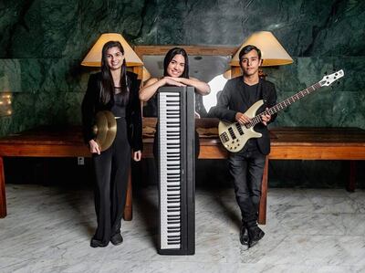 Julieta Morel, Magalí Benítez y Jair Galeano conforman Majuja Trío.