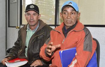 Líderes campesinos de Yhu, Ramón Duarte y Edgar Ruiz Díaz, en nuestra redacción.