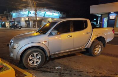 Camioneta incautada por los policías en San Lorenzo.