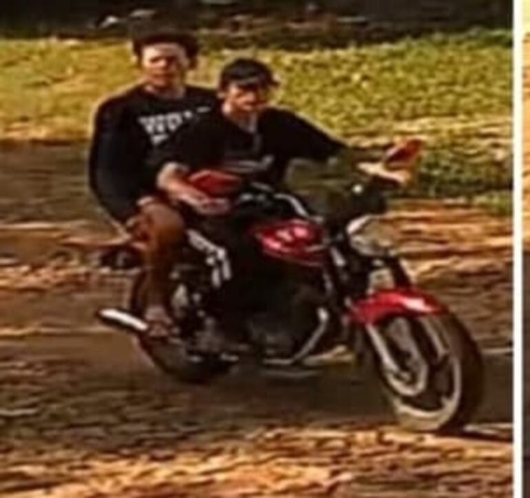 Policía identifica a presunto motochorro mediante grabaciones de circuito cerrado.
