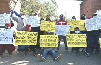 Caddies exigen volver a trabajar