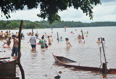 El bañista desapareció en aguas del lago Acaray. (Imagen ilustrativa).