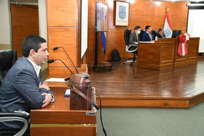 El director del Mercado 4, Juan Villalba, habló de la situación del populoso centro comercial durante la sesión de la Junta Municipal de Asunción, esta mañana.