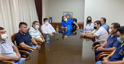 La reunión entre empresarios y autoridades municipales se realizó este martes en la municipalidad.