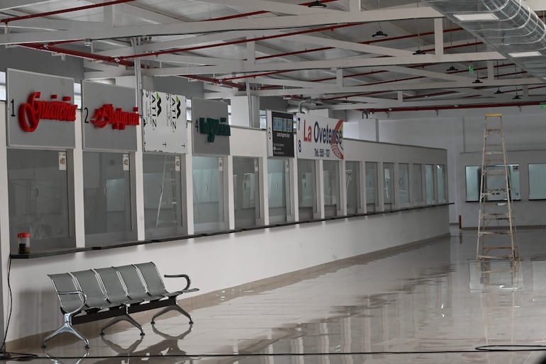 El bloque nuevo de la estación de buses de Asunción continúa sin utilizarse. 
