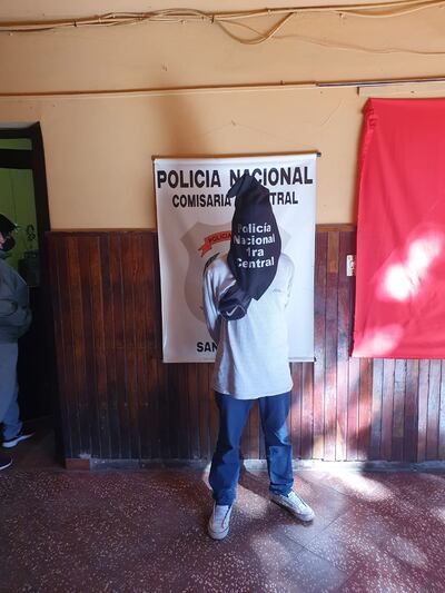Uno de los detenidos este sábado por la Policía Nacional en San Lorenzo.