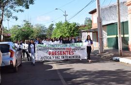 Matricidio: Excompañeros de la docente asesinada y alumnos del Instituto de Formación Docente piden justicia en Paraguarí.
.