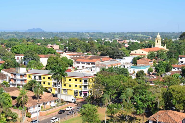 Toma aérea de parte del casco urbano de la ciudad de Villarrica, cuyo  desarrollo poblacional crece constantemente.