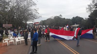 La manifestación se realiza en el km 127 zona denominada Espinillo.