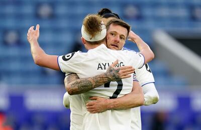 Leeds logró una gran victoria ante el Leicester de visitante