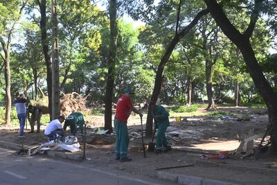 La Municipalidad de Asunción procedió a la limpieza del Parque Caballero.