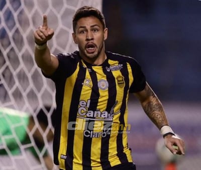 Pedro Báez, delantero paraguayo del Real España de Honduras.