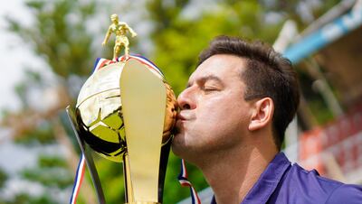 Troadio Duarte y el título de la Divisón Intermedia, certamen conquistado en 2019.