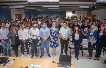 Unos 300 estudiantes de Caacupé participaron de la “Escuela de Liderazgo Universitario”