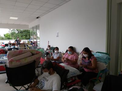Familiares de pacientes en IPS Ingavi