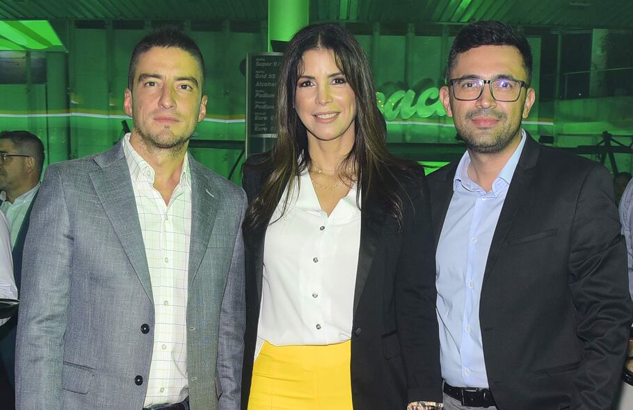 Alfredo Costanzo Mazzei, María Arlette Zapag y Diego León.