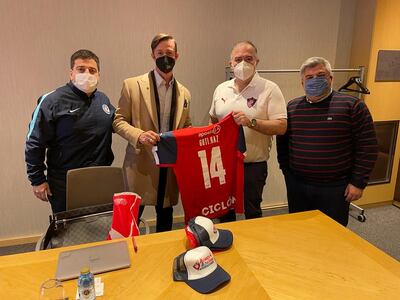 Francisco Fariña (d) ya no forma parte de la chapa liderada por Julio Ullón.