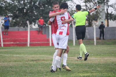 El '9' César Ortellado hizo el gol para Humaitá.