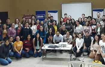 Participaron del evento profesionales veterinarios, estudiantes de veterinaria e invitados especiales de la rama.