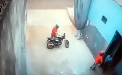 El accionar delictivo quedó íntegramente registrado por el circuito cerrado del local.