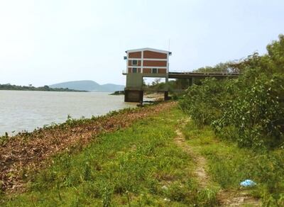 La actual bajante  complicó la toma de agua del acueducto.