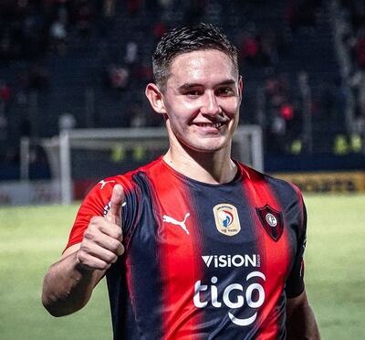 Fernando Romero (22), en el interés de Sportivo Luqueño.