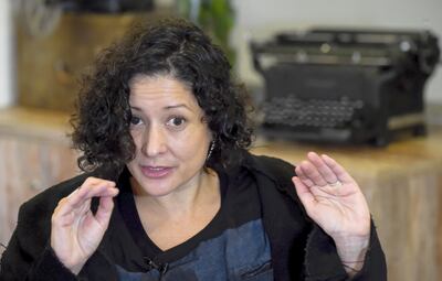 La escritora caleña Pilar Quintana, autora de “Los Abismos”, se consagró ganadora del Premio Alfaguara.