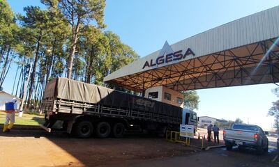 Entrada de  la terminal  Algesa, donde está  la megacarga decomisada en Salto,  en febrero pasado.