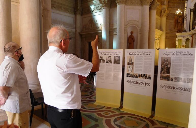 Atriles para el Oratorio.