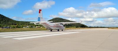 Para usar la pista del aeropuerto de Olimpo, se debe avisar con 48 horas de antelación, lo cual genera quejas en la zona.