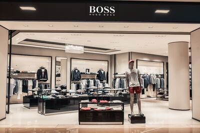 Boss es otra de las reconocidas marcas internacionales que forman parte del portafolio de SAX.
